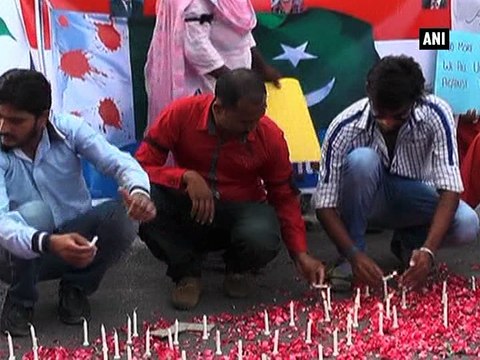 Pakistani Christians light candles for Lahore’s park blast victims
