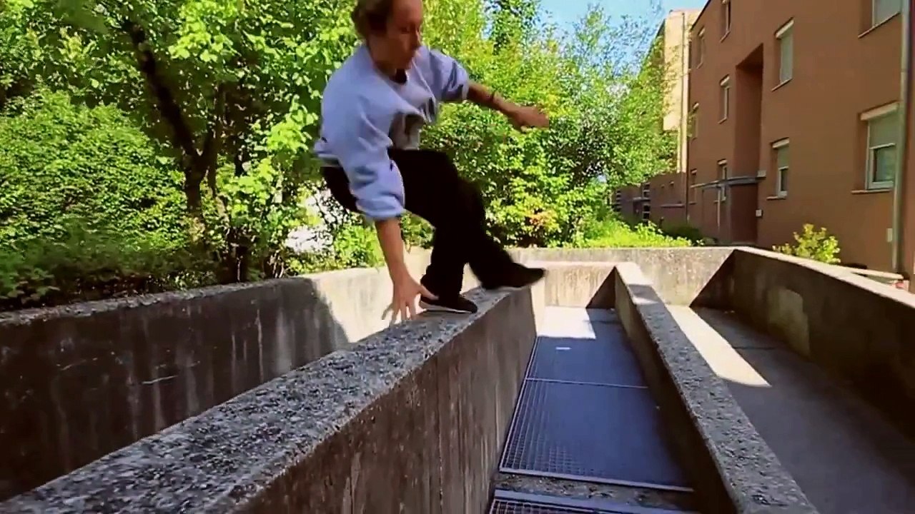 Epic Girls Parkour and Freerunning 2015