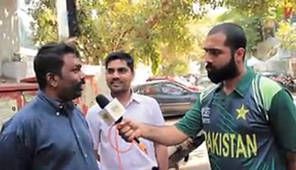 Video herunterladen: Funny Video A Fake Pakistani Reporter Shocked Entire India