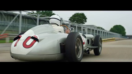 Mercedes-Benz 2015 CLA Commercial “Record”