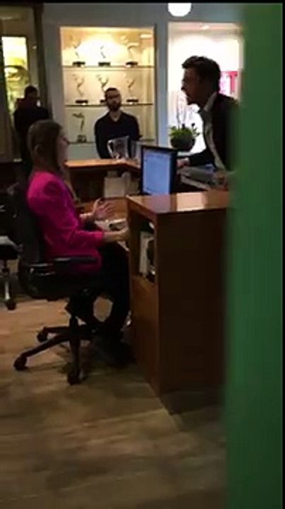 John Stamos freakout at netflix office