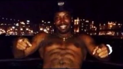 Gayle Show Off His Six Pack  In Practice  Session Final Match Today