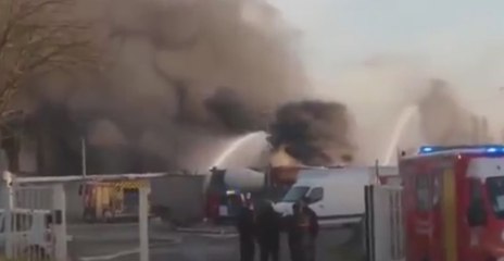 Violente explosion de citernes à côté de Bordeaux, les premières images impressionnantes (vidéo)