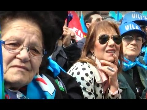 Napoli - Pensioni, sindacati in piazza contro la Legge Fornero (02.04.16)