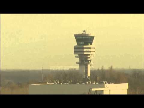 Aeroporti i Brukselit rihapet pas sulmeve terroriste - Top Channel Albania - News - Lajme