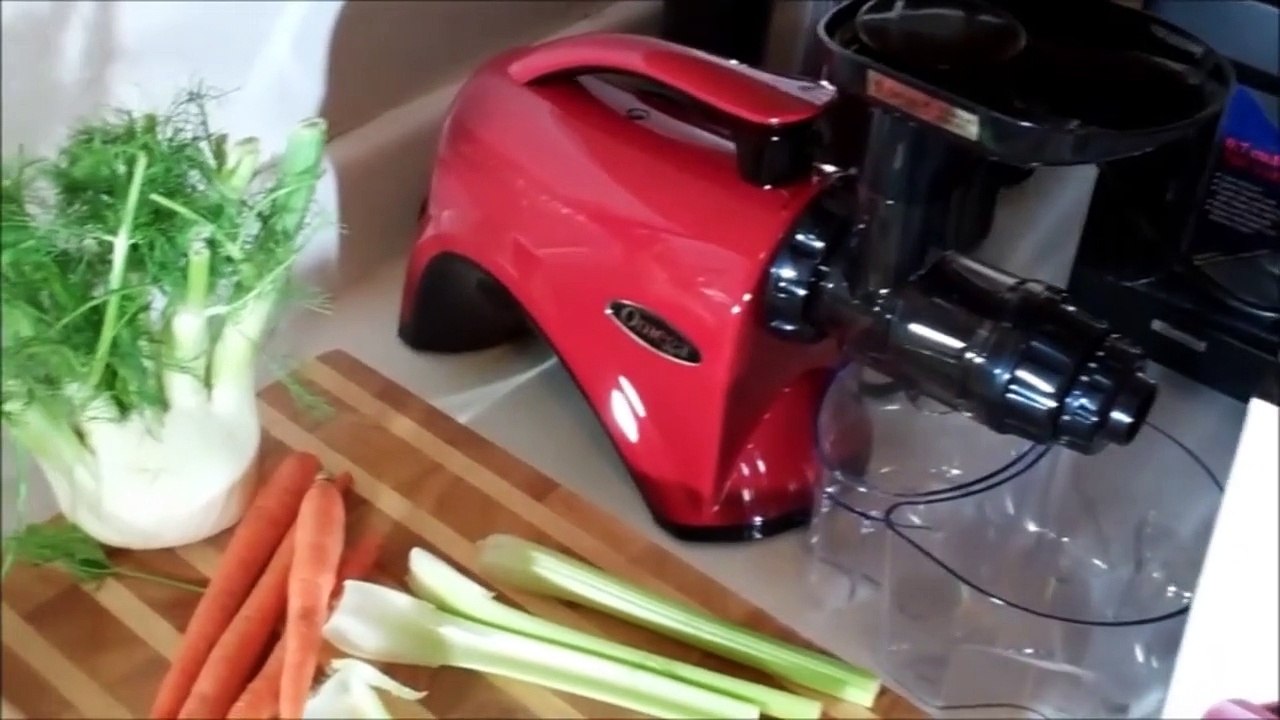 Omega NC900HDC 6th Generation Nutrition Center Electric Juicer Review