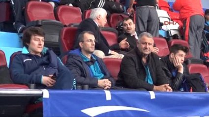 Mardinli 10 Yaşındaki Masa Tenisçi Senem'in Rakibi 40 Yaşında