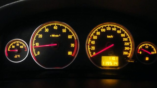 Opel Vectra 2.2-16V Cosmo