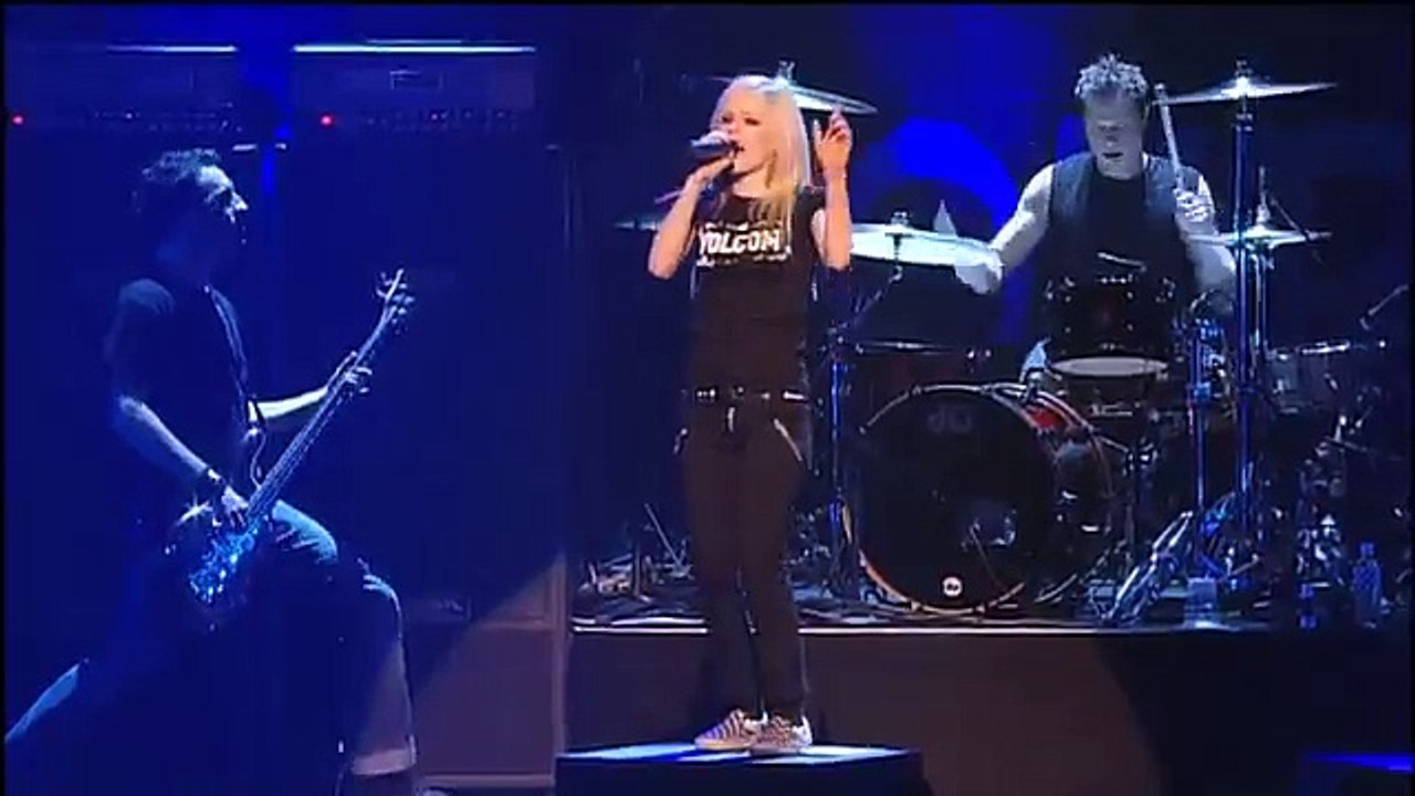 Avril Lavigne - Live at Budokan (Japan) 2005 - Full concert 11