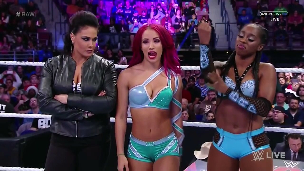 RAW Brie Bella & Alicia Fox vs Sasha Banks & Naomi 12-07-15