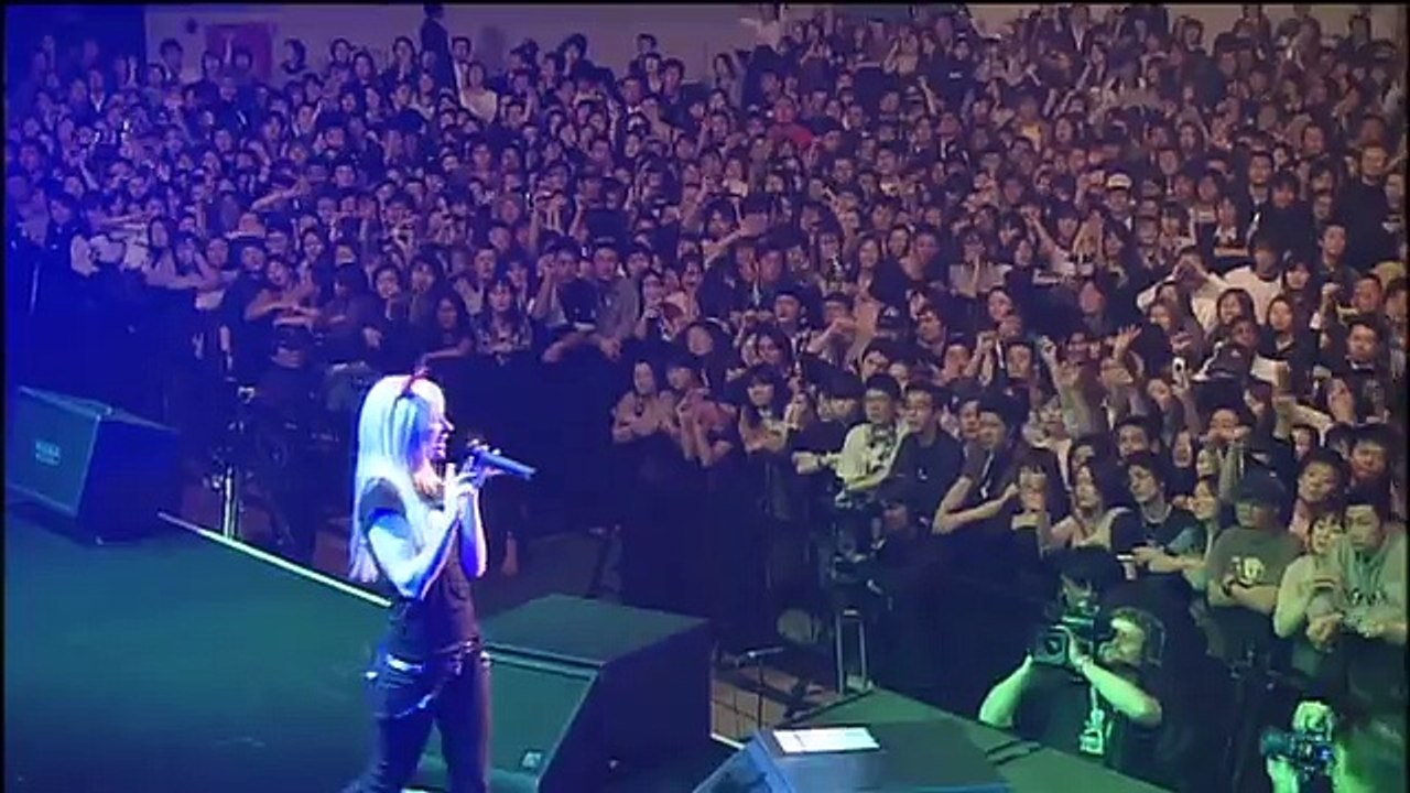Avril Lavigne - Live at Budokan (Japan) 2005 - Full concert 50
