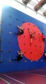 Danser sur mur d'escalade