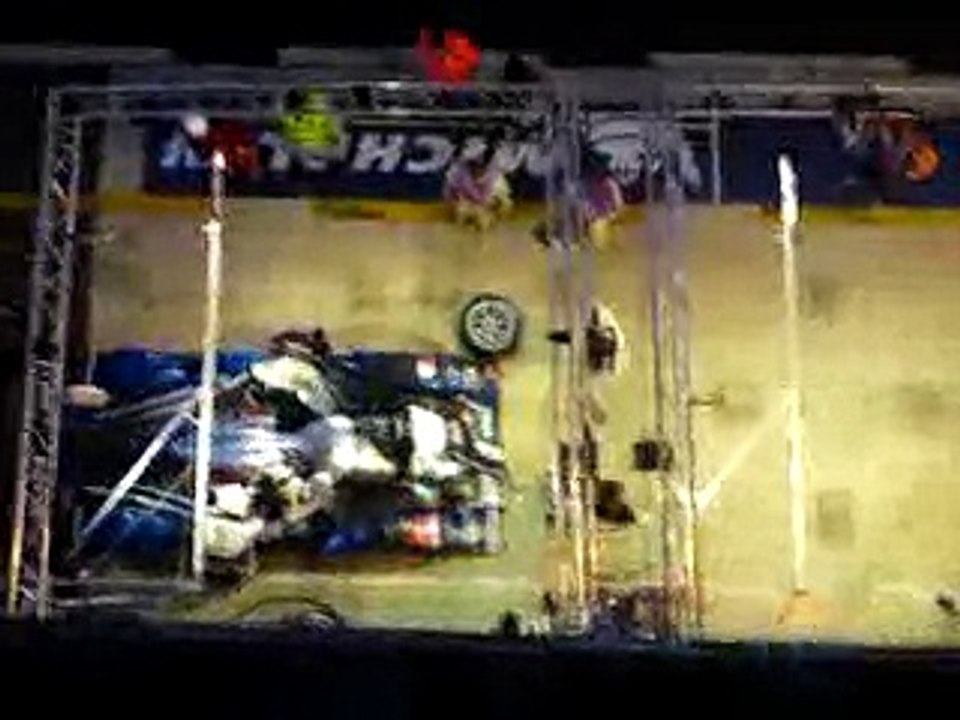 24H LE MANS 2010 PIT STOP PEUGEOT 908.MP4