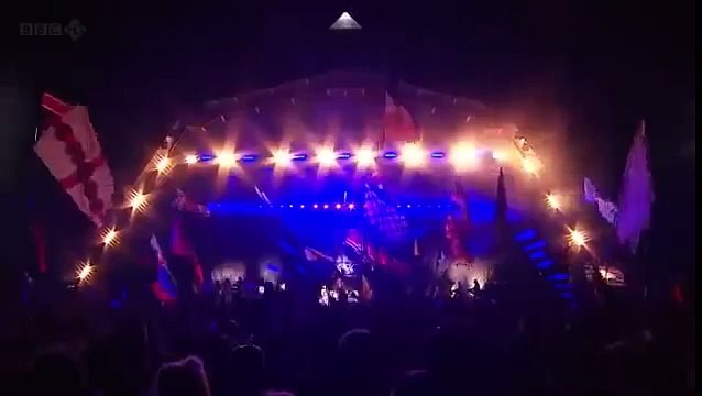 Beyonce - Live at Glastonbury 2011 HD FULL CONCERT! 38