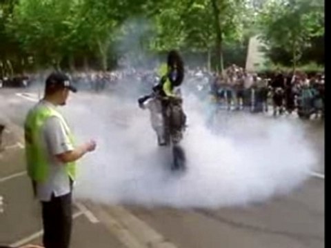 Mafia riders fete de la moto soissons 2007 rocco burnout