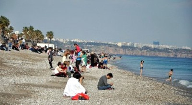 Antalya'da Bir yanda Deniz Hazırlığı, Bir Yanda Kar Temizliği
