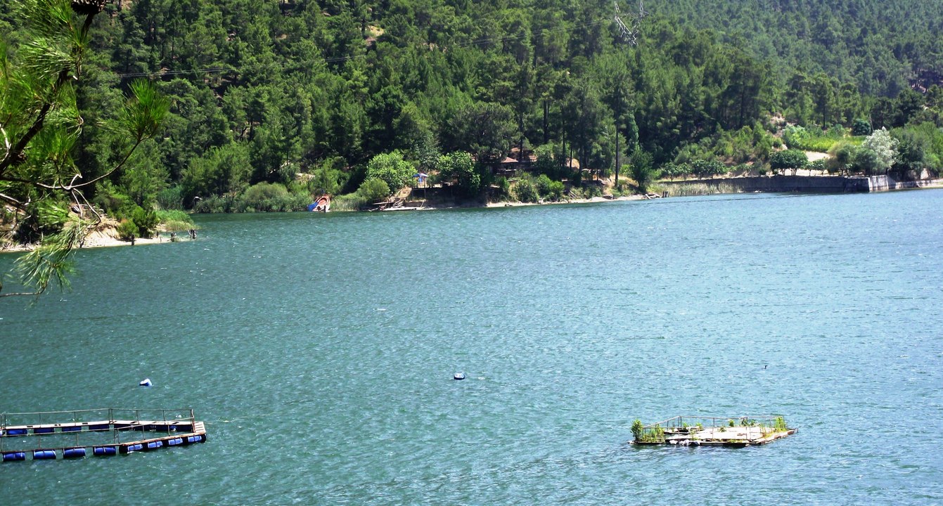 Antalyalı Şair Veli Tez-Karacaören Baraj Sularında Yörük Mezarı