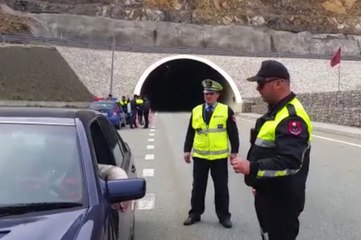Report TV - Policia vendos radarë në tunelin e Kalimashit, pezullohen 38 patenta
