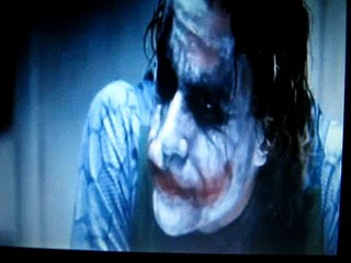 Yo no soy un monstruo... solo voy un Paso por delante (Joker)