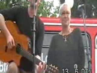 Yves Jamait - Y'en a qui