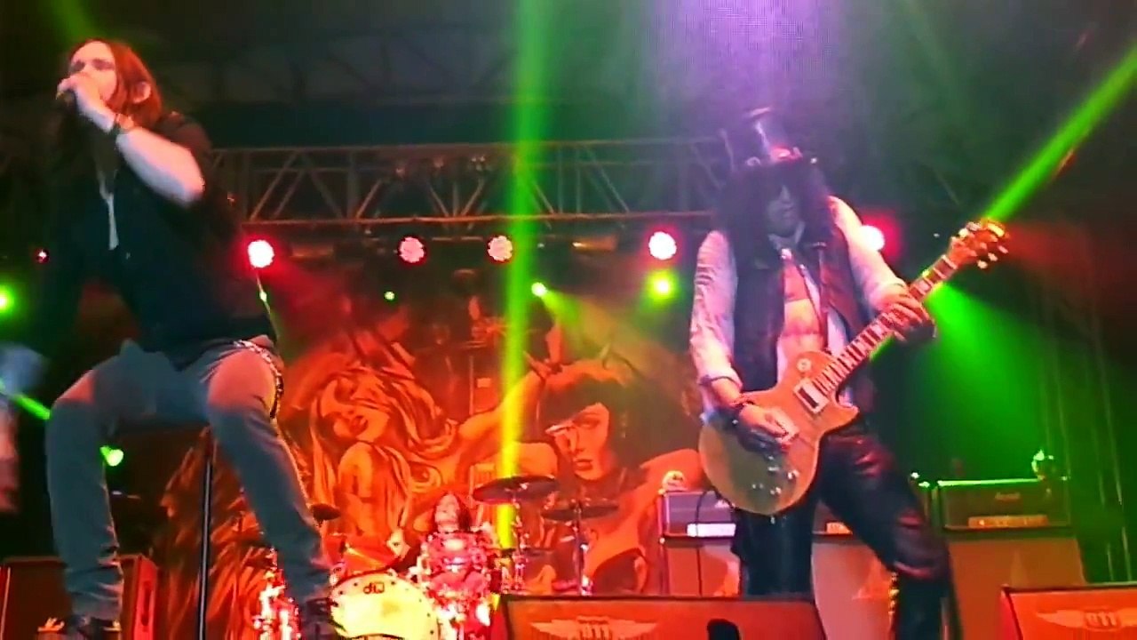 SLASH Ft. Myles Kennedy & The Conspirators - Sweet Child O' Mine Live in Istanbul 02.02.2013