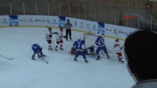 Erkekler Buz Hokeyi Dünya Şampiyonası'nda Türkiye Namağlup Unvanını Sürdürdü