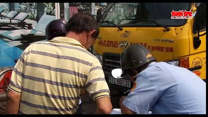 Xử phạt người dân tiểu bậy ở trung tâm TP.HCM