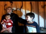 أم فلسطينة واطفالها في احداث محمد محمود