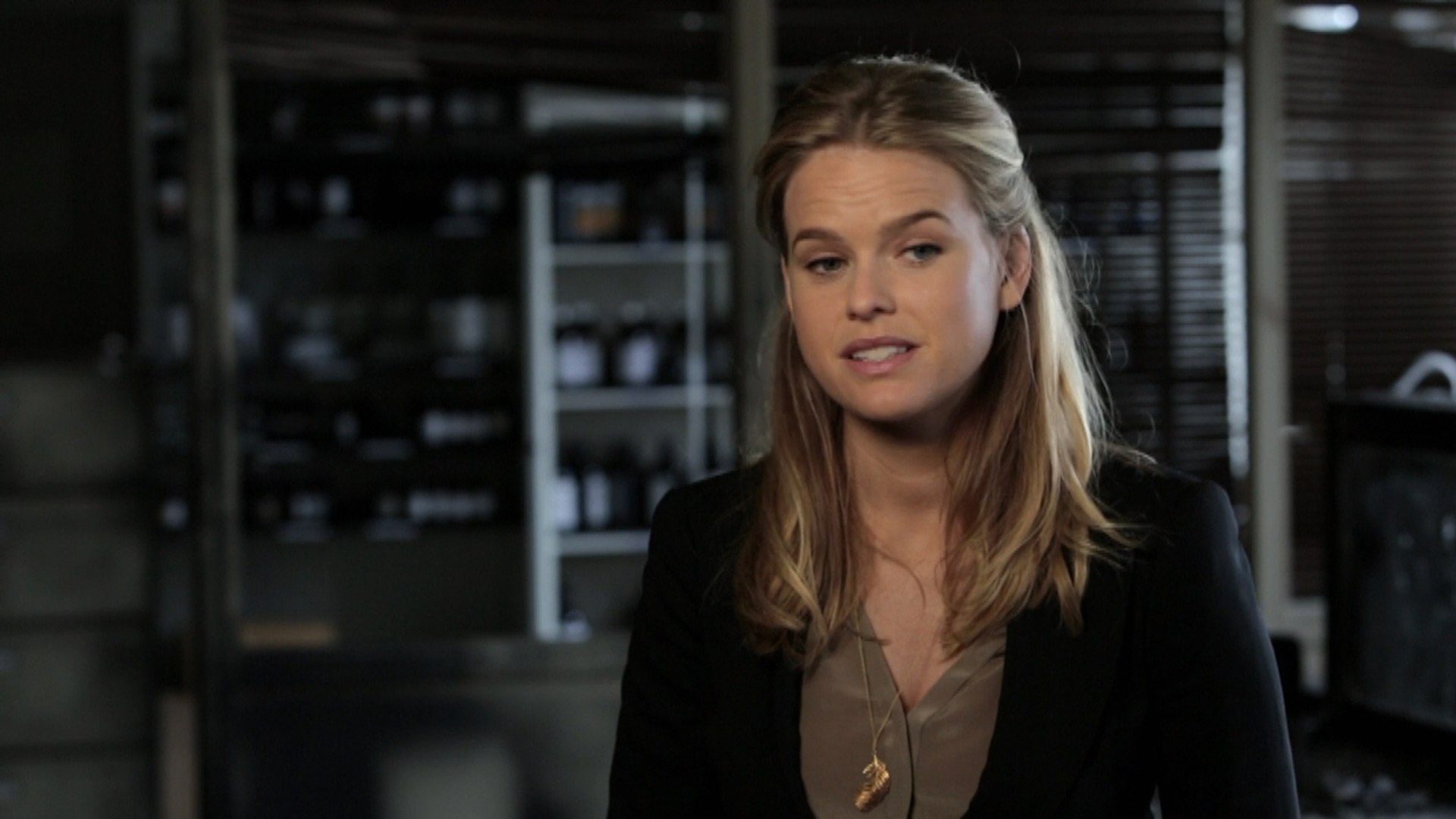 Very Hot Alice Eve Talks About Criminal - video Dailymotion