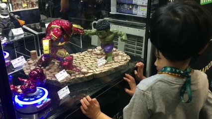 WONDERCON 2016 - Cosplay, Collectible Displays, Expo | Liam and Taylor's Corner