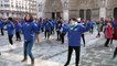 La flash mob des volontaires du service civique option tourisme à Paris