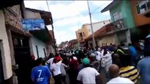 Policías Municipales de Púrepero Michoacán disparan a Manifestantes dejando 3 heridos