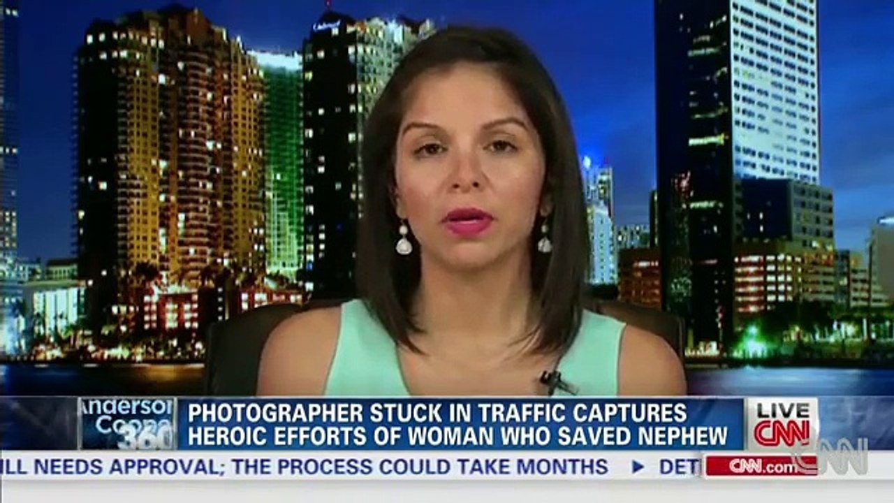 Baby Stops Breathing in Traffic on Highway, Woman Gives CPR Saves Baby's Life