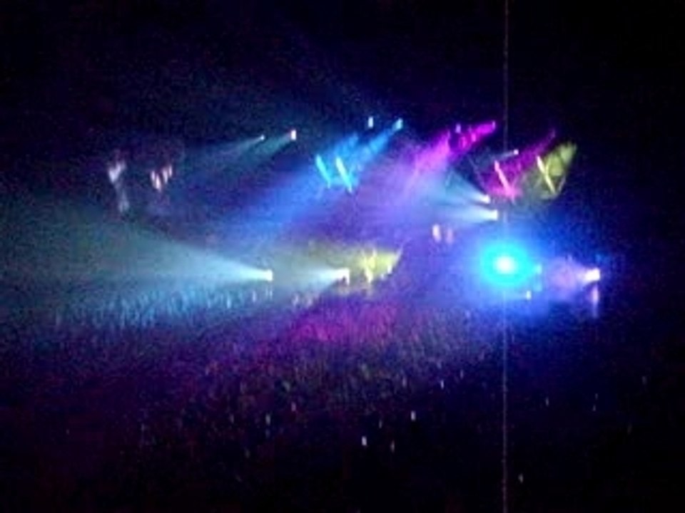 Daft Punk - Around the world (live@bercy)