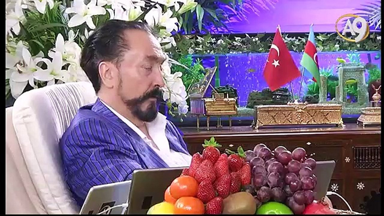 İslam aleminin son kalesi Türkiye'yi parçalamaya yeltenen olursa dünya başına yıkılır.