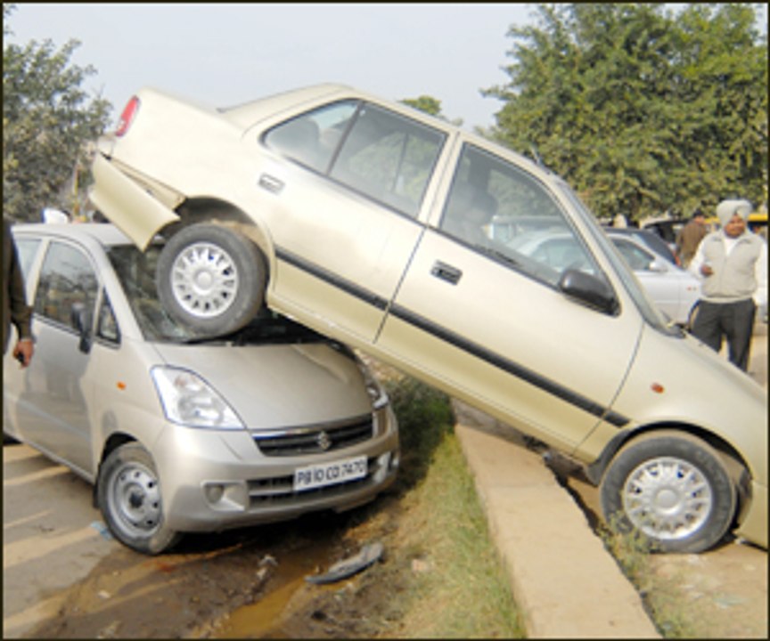 Funny car accidents in world