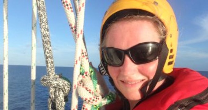 Yarış Sırasında Hayatını Kaybeden Amatör Denizci Okyanusa Defnedildi