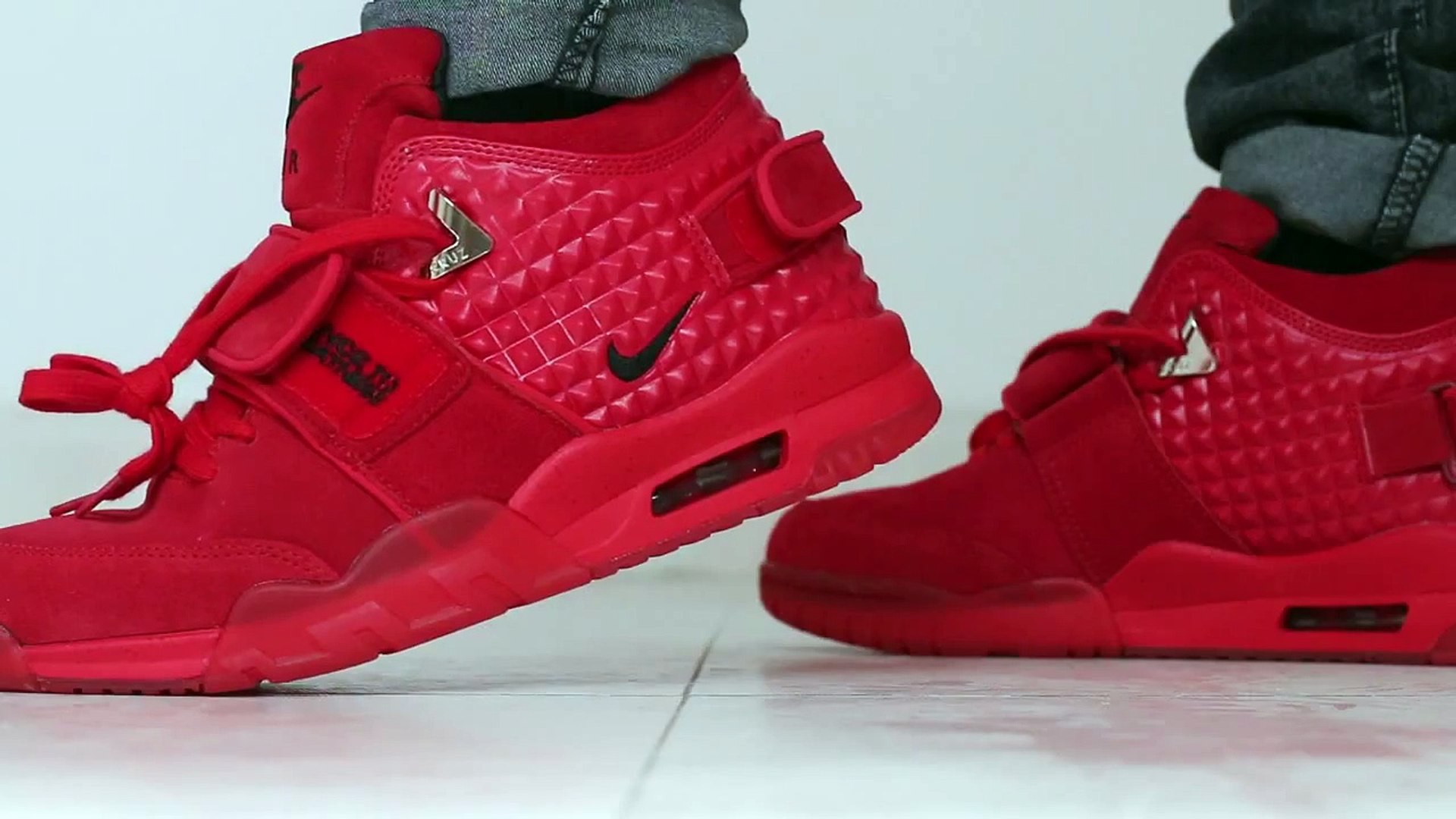 air cruz red october