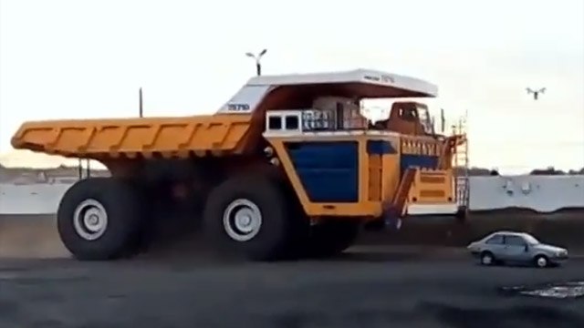 Utter Destruction! 500-Ton Dump Truck Versus Passenger Vehicle