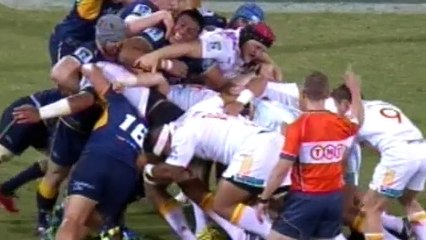 La prise au cou dangereuse de David Pocock sur David Leitch