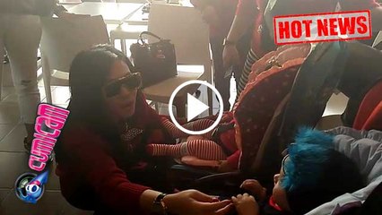 Download Video: Liburan ke Jepang, Syahrini Ajak Raja-Ratu - Cumicam 04 April 2016