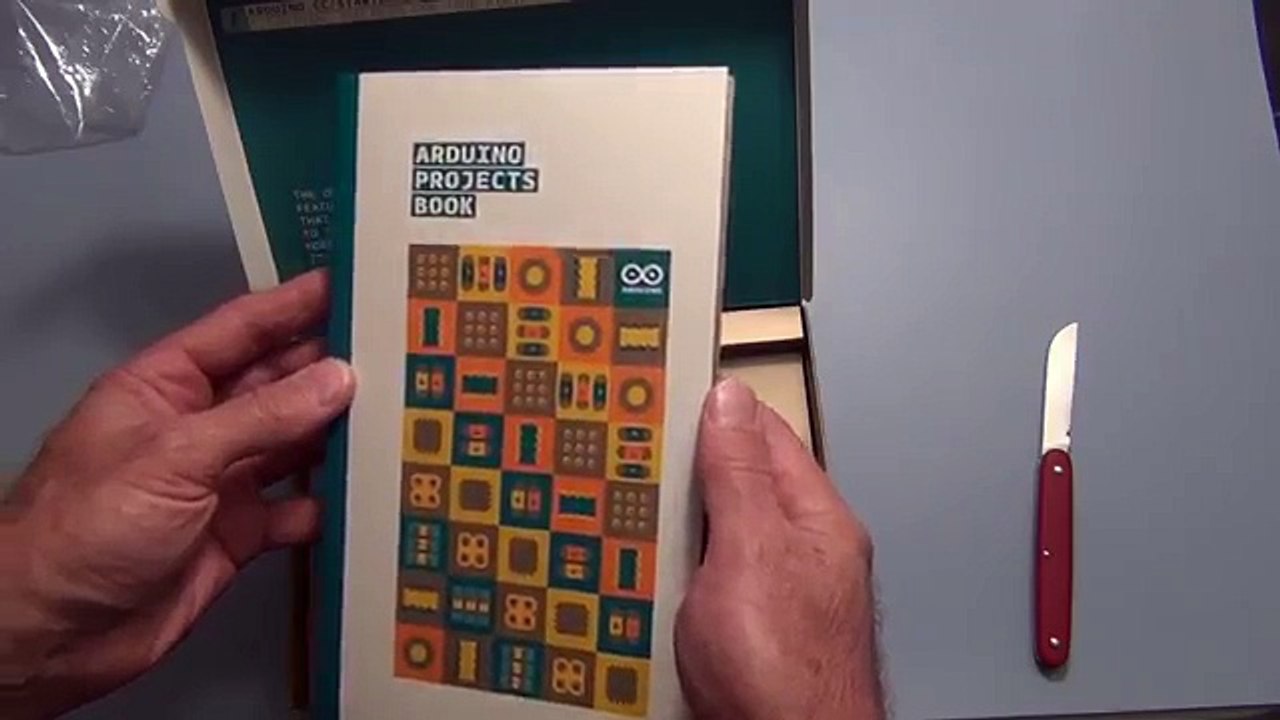 Arduino Uno  Official Starter Kit unboxing