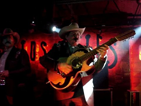 Una pagina mas - Cadetes de Linares de Rosendo Cantú