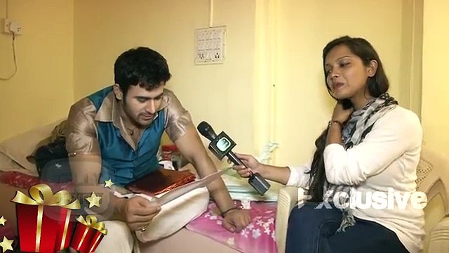 Gift Segment- Pearl V Puri Receives Gifts From Fans -