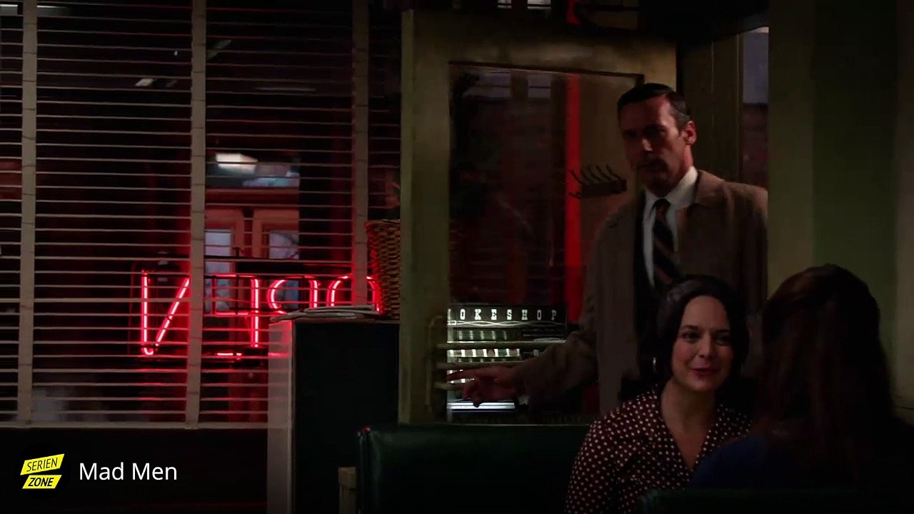 Mad Men 7B - Don Draper und Kellnerin