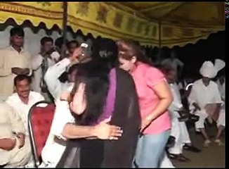 Pakistani punjabi desi mujra dance girl