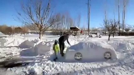 Vanlı Kardan Araba Yapmaya Kalkışırsa.. Yok Böyle Bir Şey
