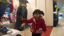 houri arwa djouri  au Park Mall de Sétif le 3 avril 2016.--