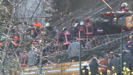 Gülhane Parkı'ndaki Göçükten Biri Kadın 2 Kişinin Cesedi Çıkarıldı