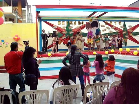Reyna de Primavera - Desfile de trajes típicos- Colegio San Lorenzo - 2010